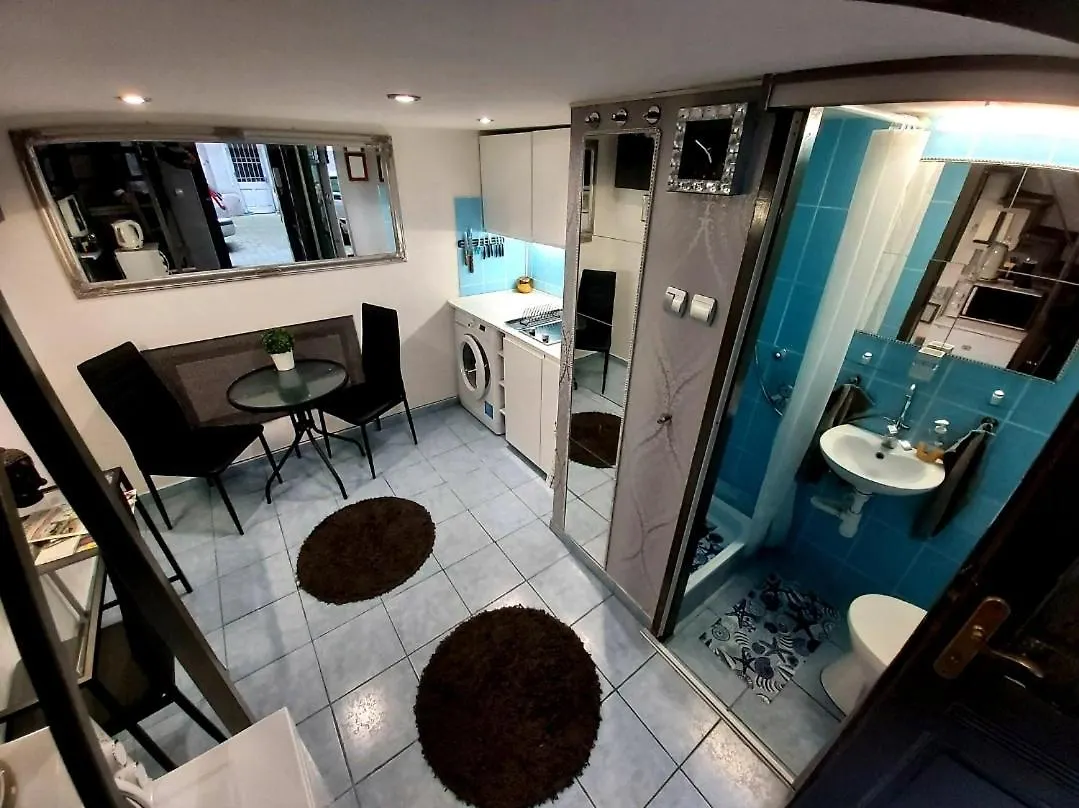 Apartamento Like Studio City Centrum, Wifi, Terrace Budapest