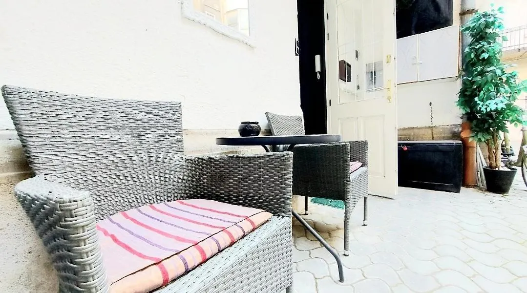 Like Studio City Centrum, Wifi, Terrace Budapest Apartamento