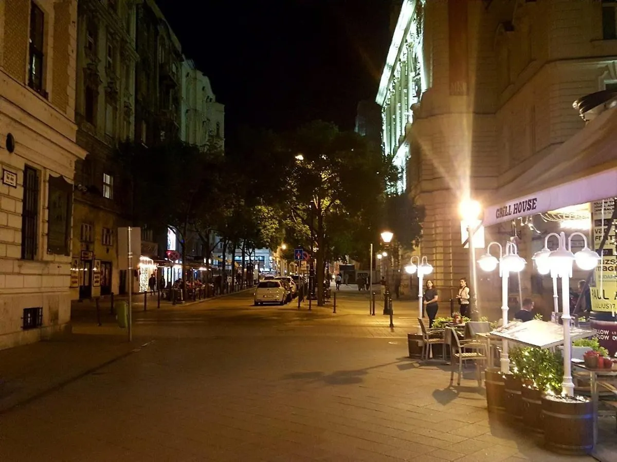 Like Studio City Centrum, Wifi, Terrace Budapest Apartamento