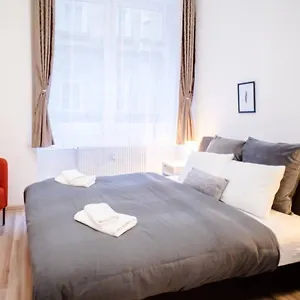 Very Spacious Ac Apartamento