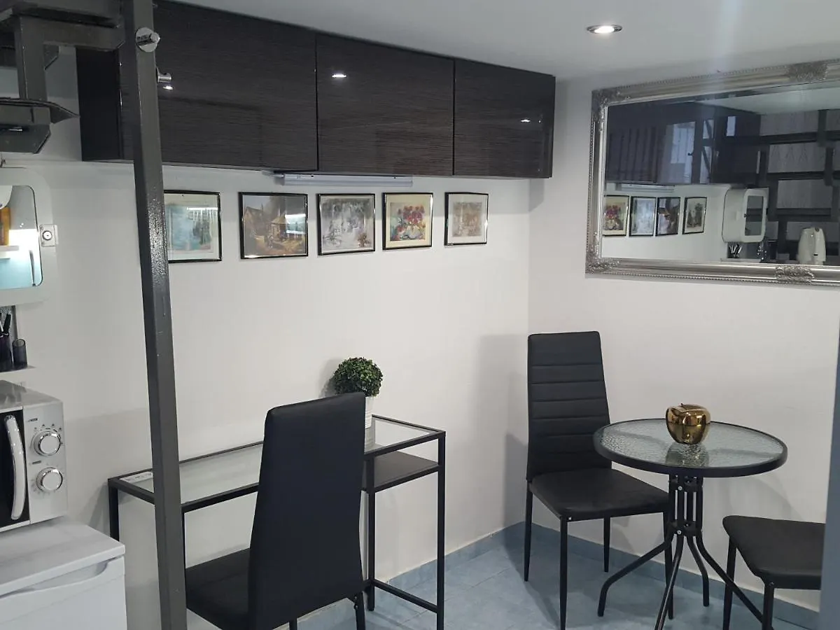 Like Studio City Centrum, Wifi, Terrace Budapeşte 0*,
