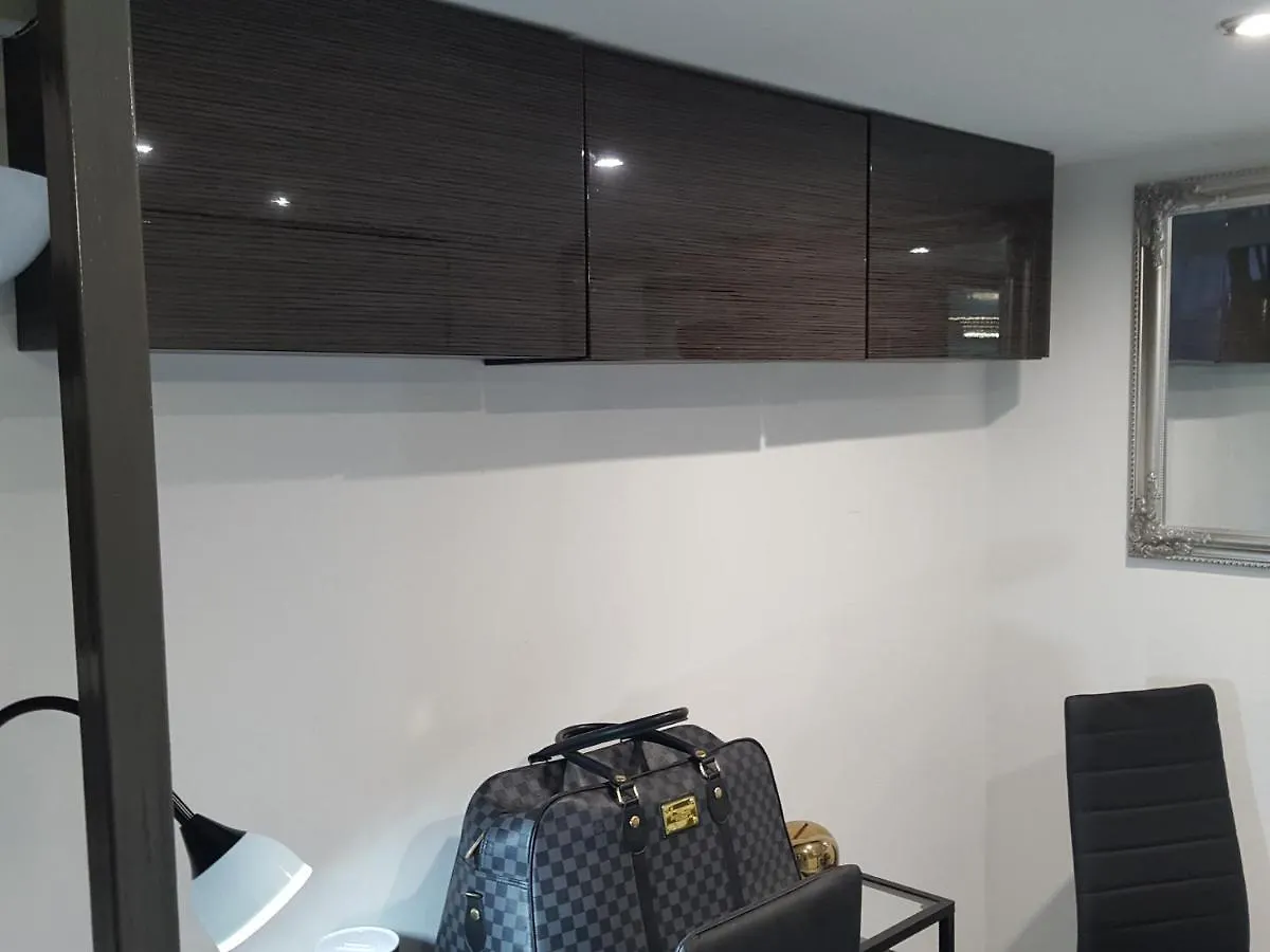 Like Studio City Centrum, Wifi, Terrace Budapeşte 0*,